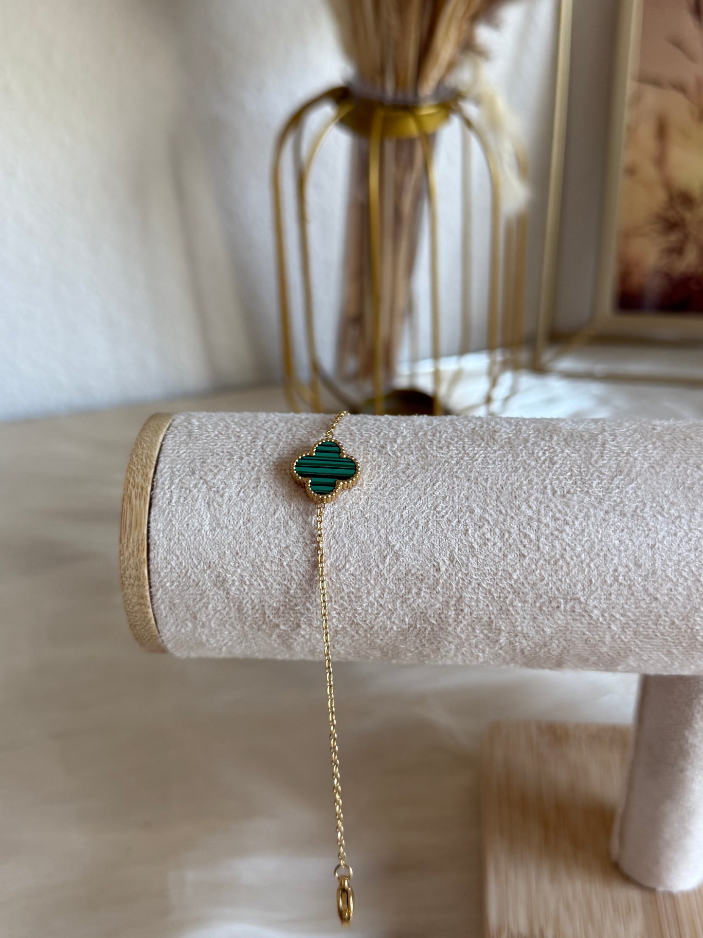 Eline in green “bracelet “