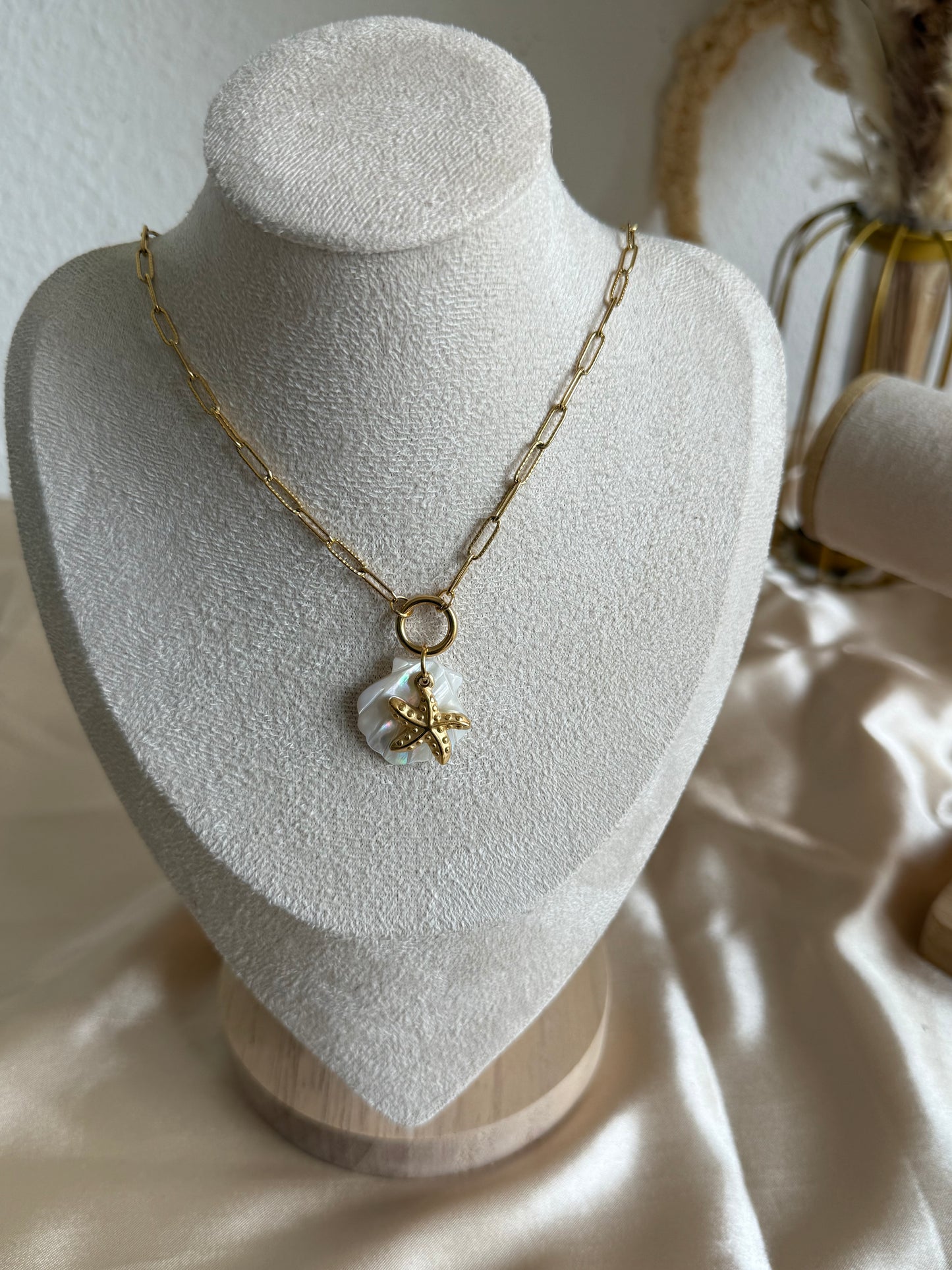 Onda Necklace