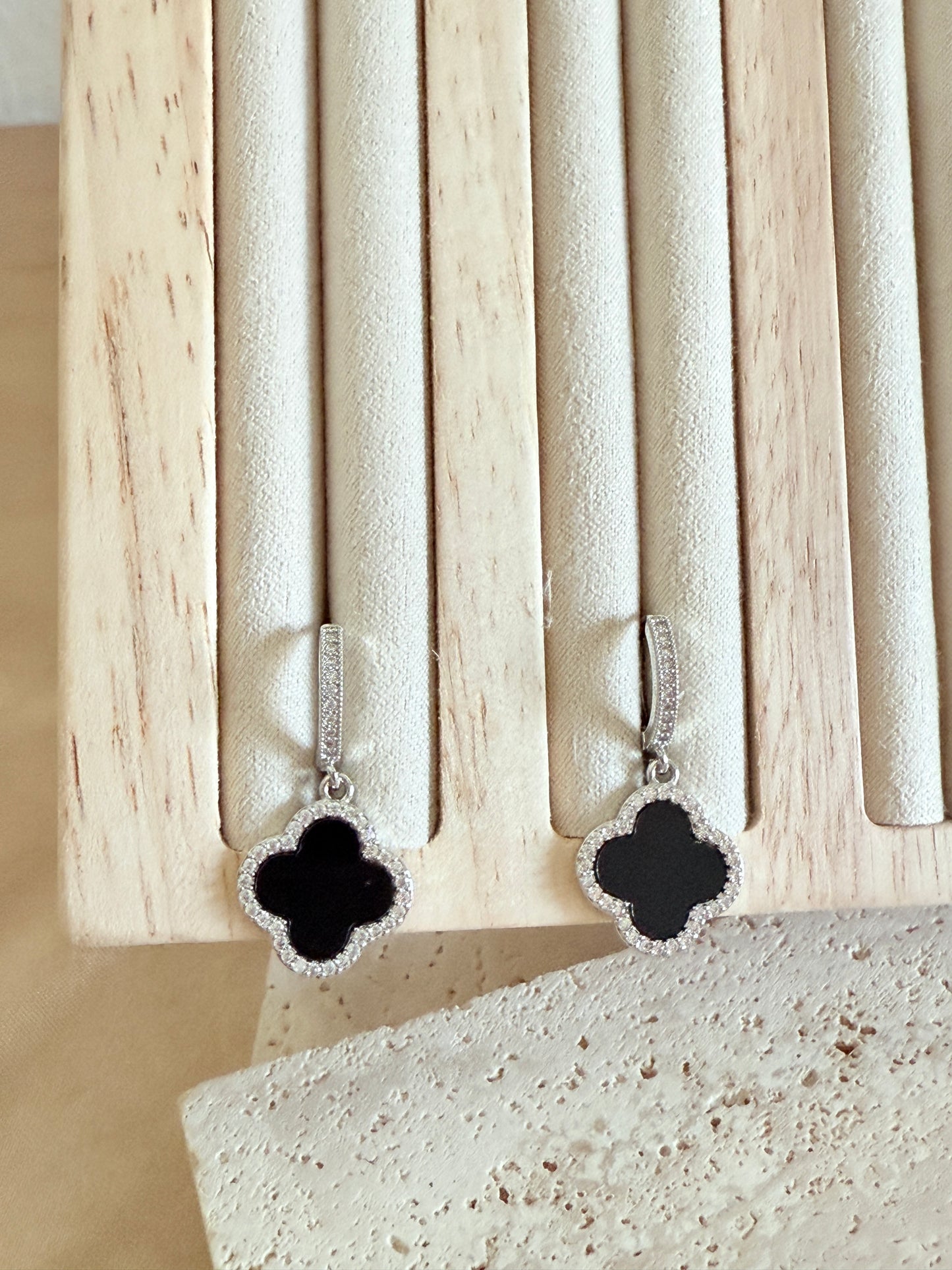 Fiora in black Earrings