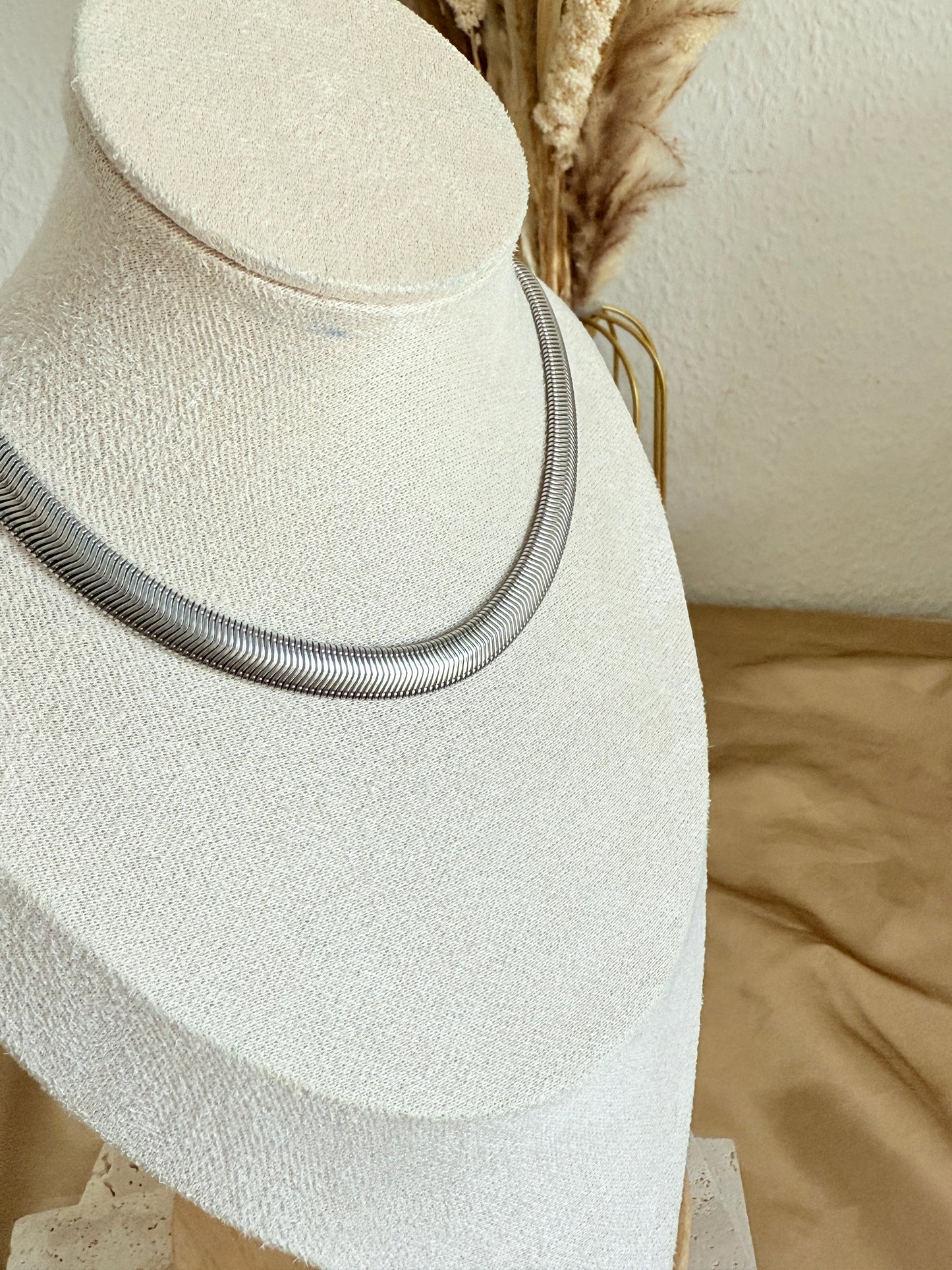 Lilia Necklace