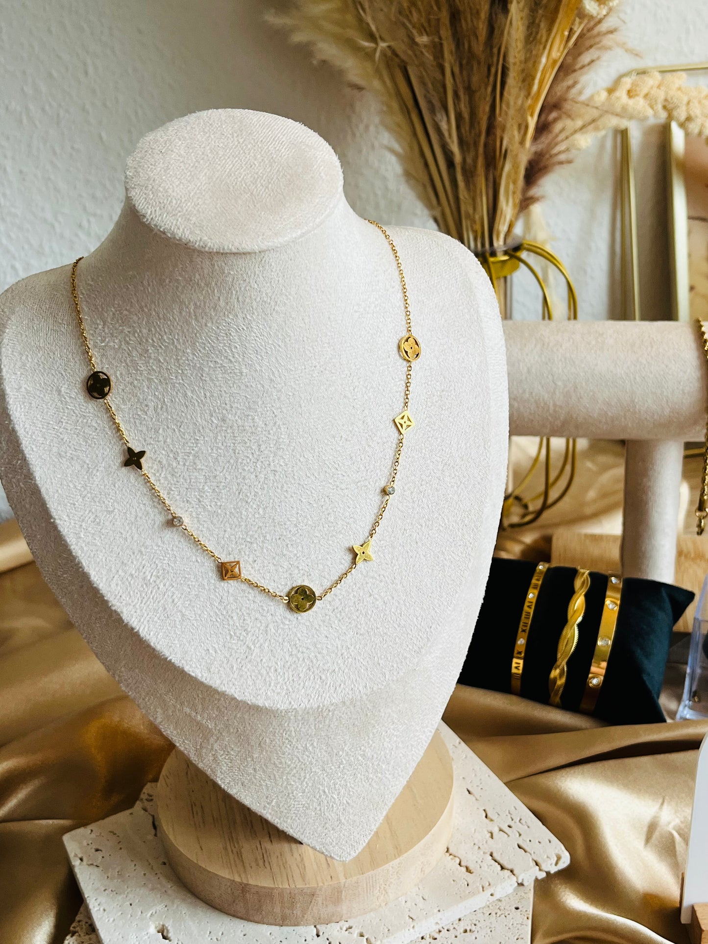 Lily “Necklace”