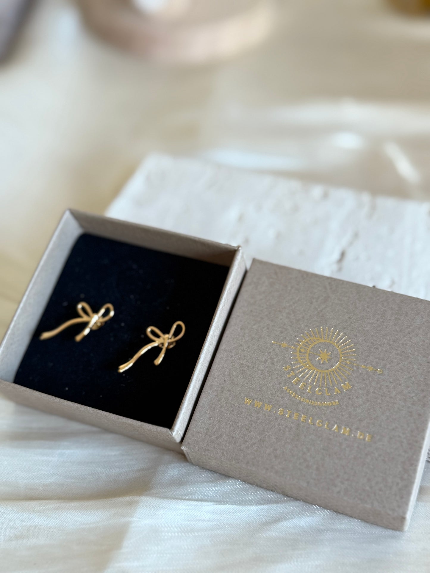 Farida “Earrings“