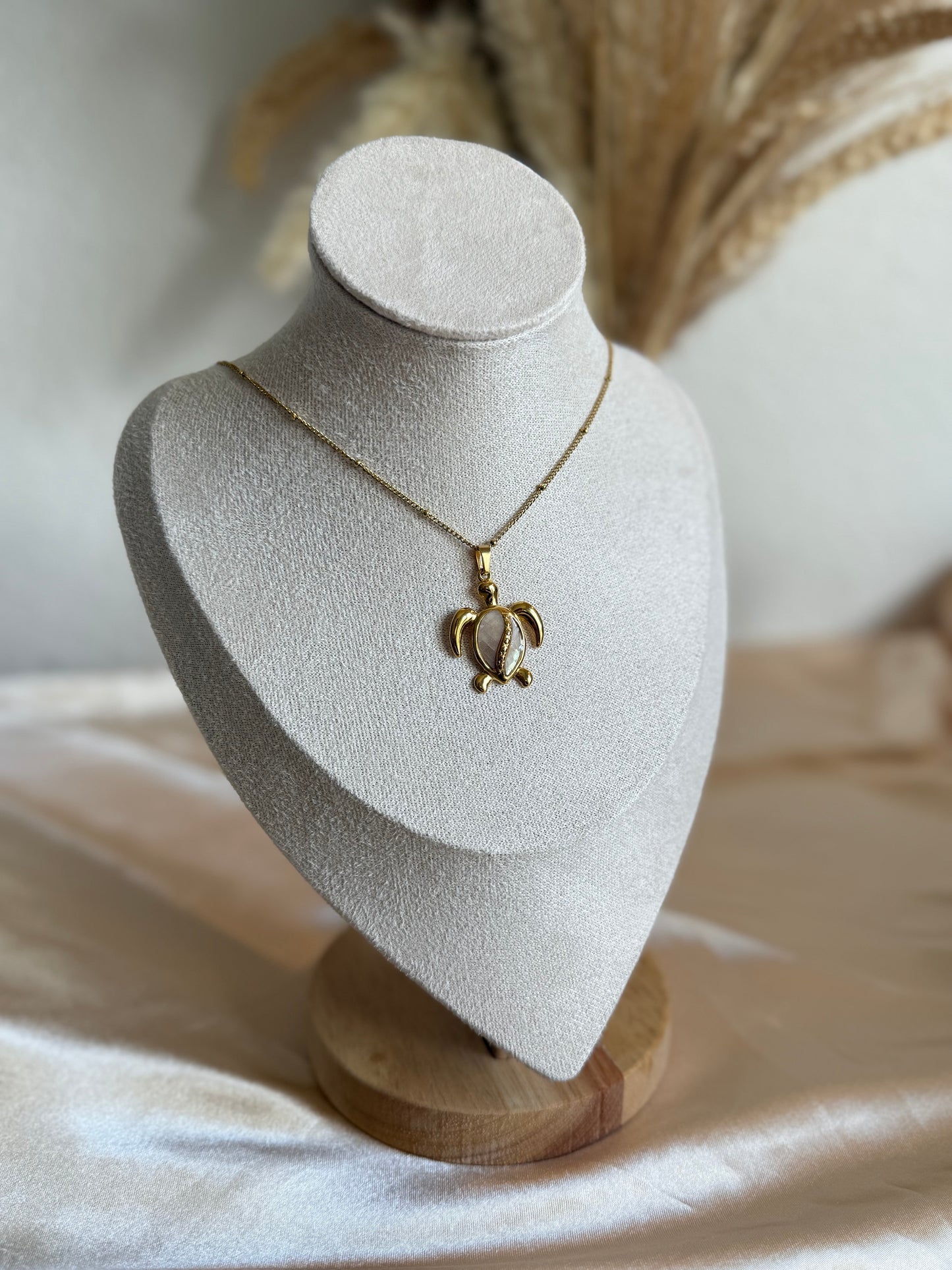 Secret Ocean White Necklace