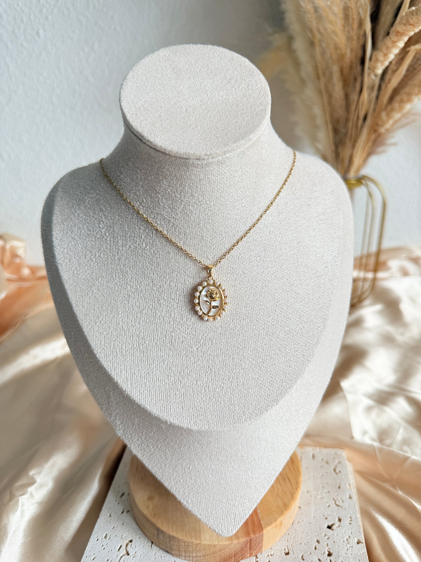 Flowra „Necklace „