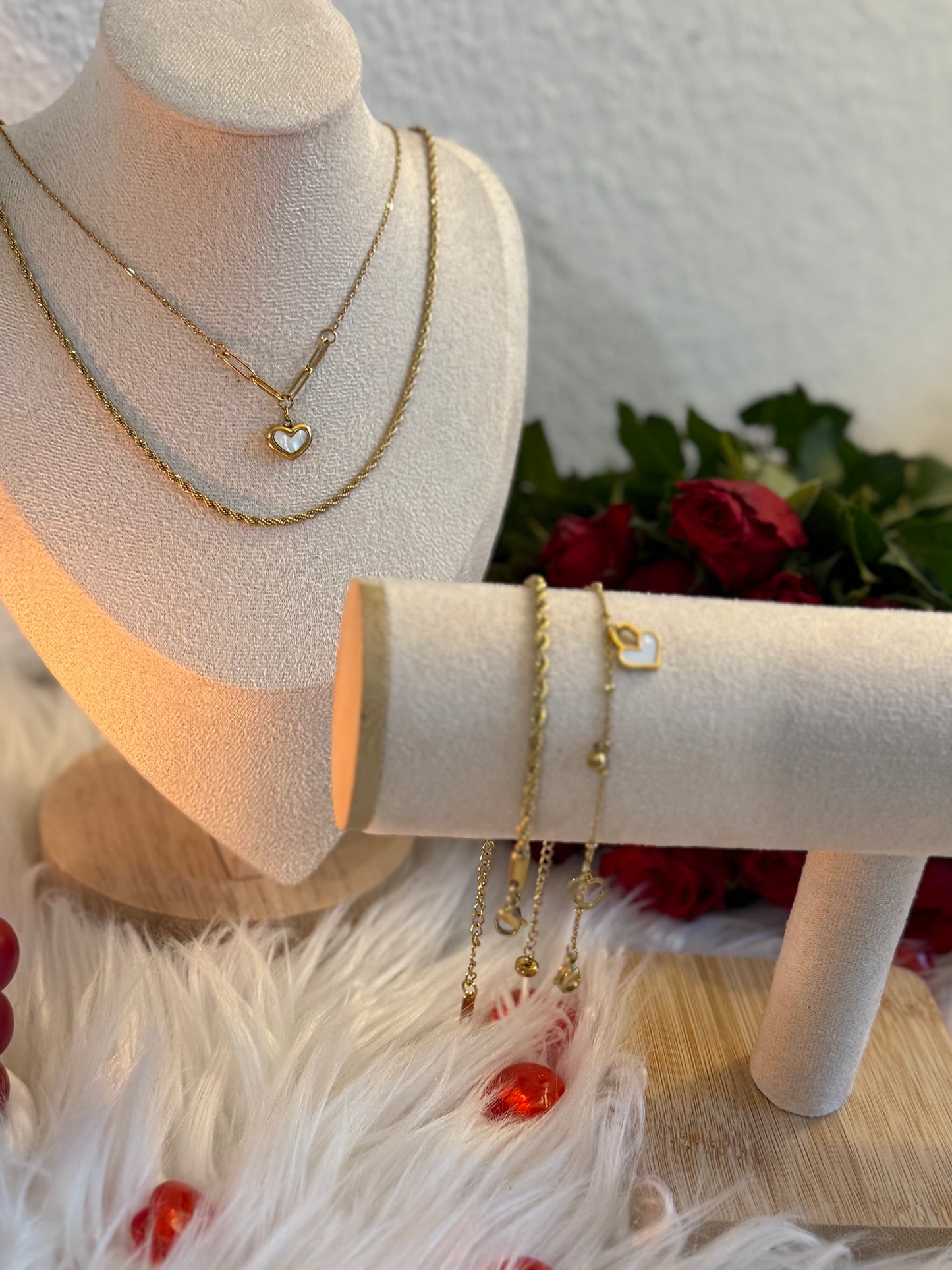 Diana"HEARTS" NECKLACE