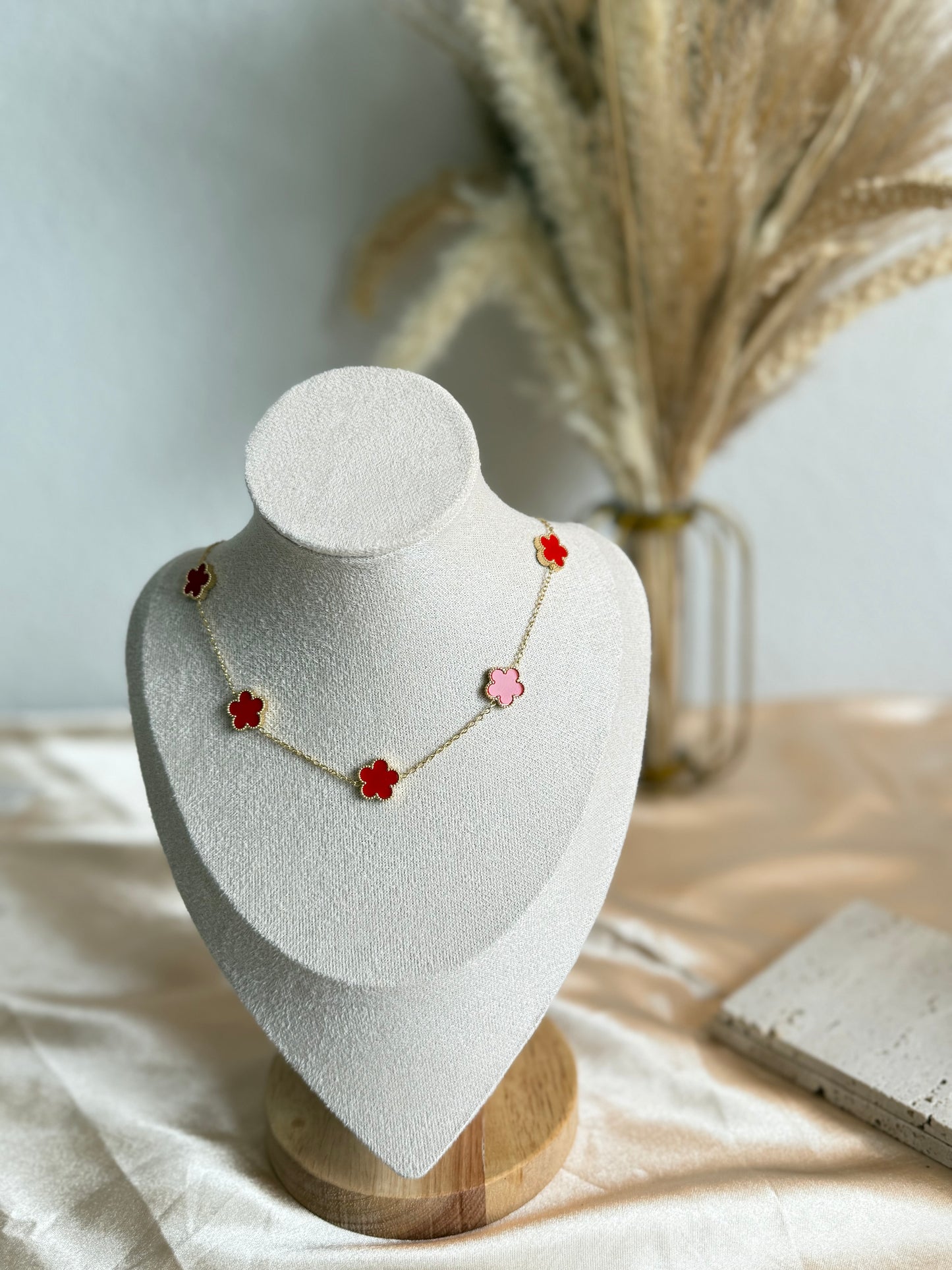 Eline in Red Five-petaled flower Necklace