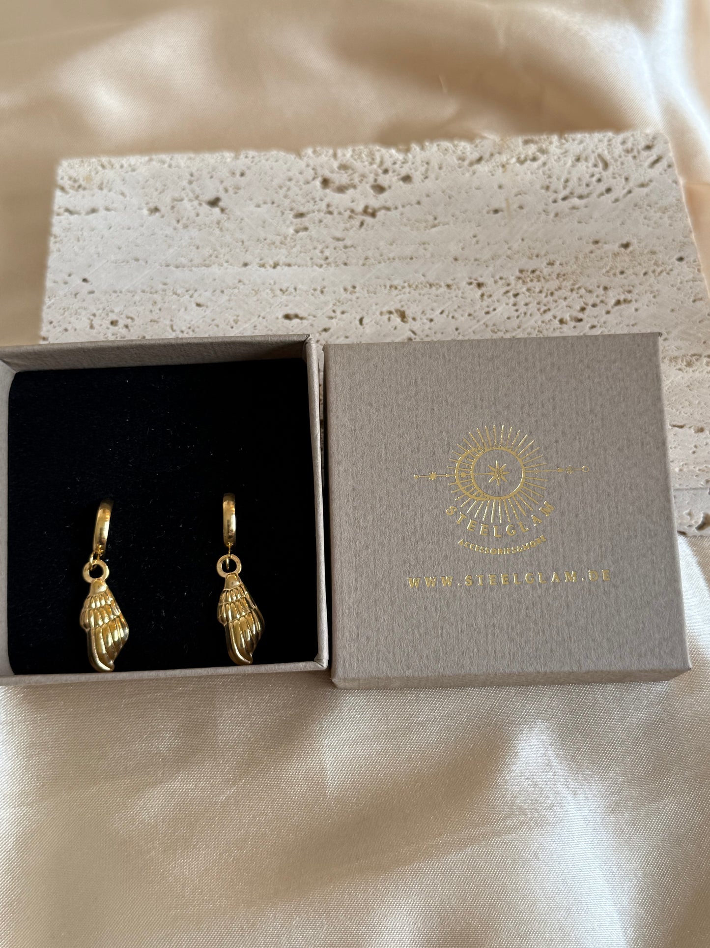 Shell Earrings