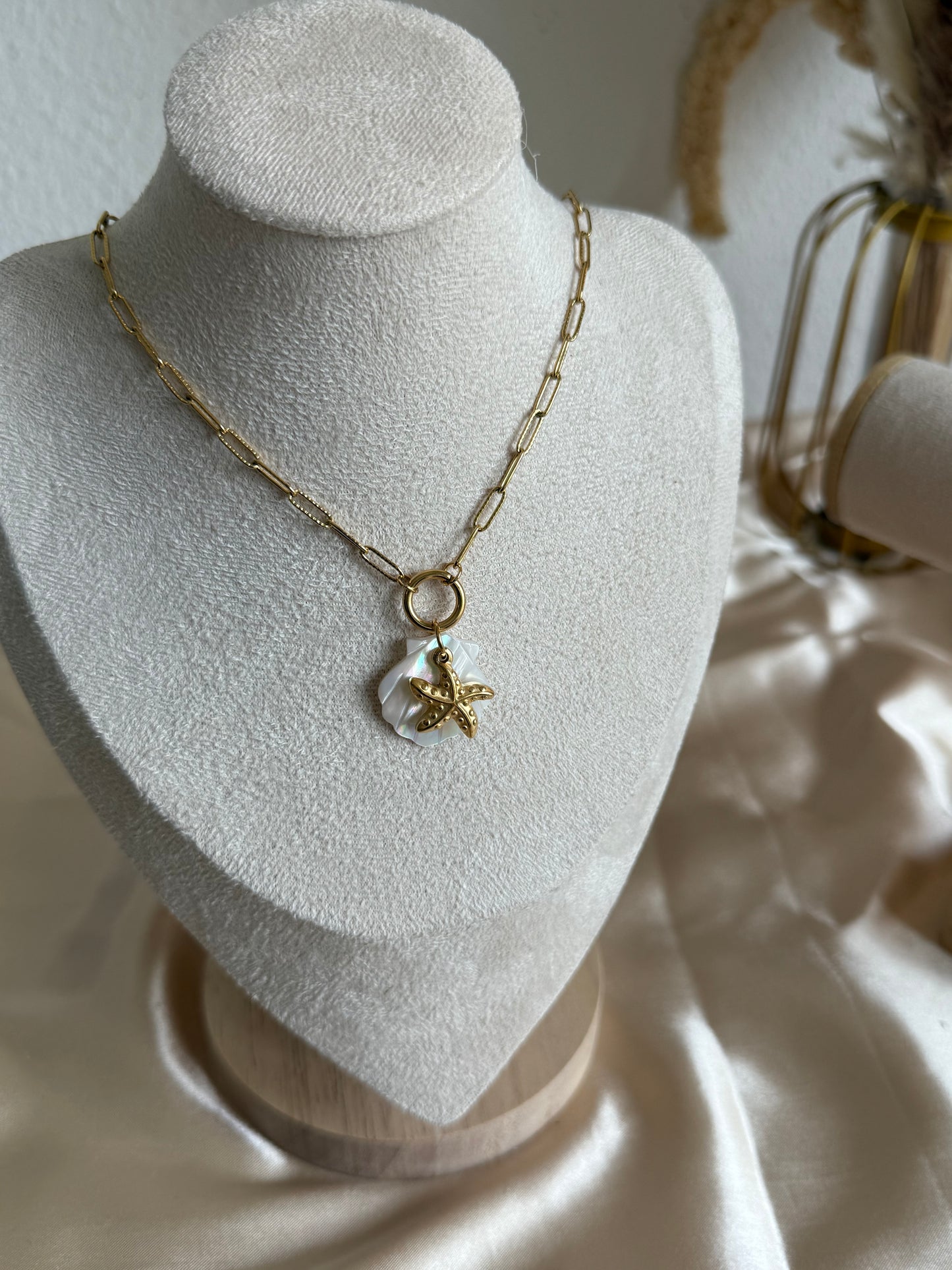 Onda Necklace