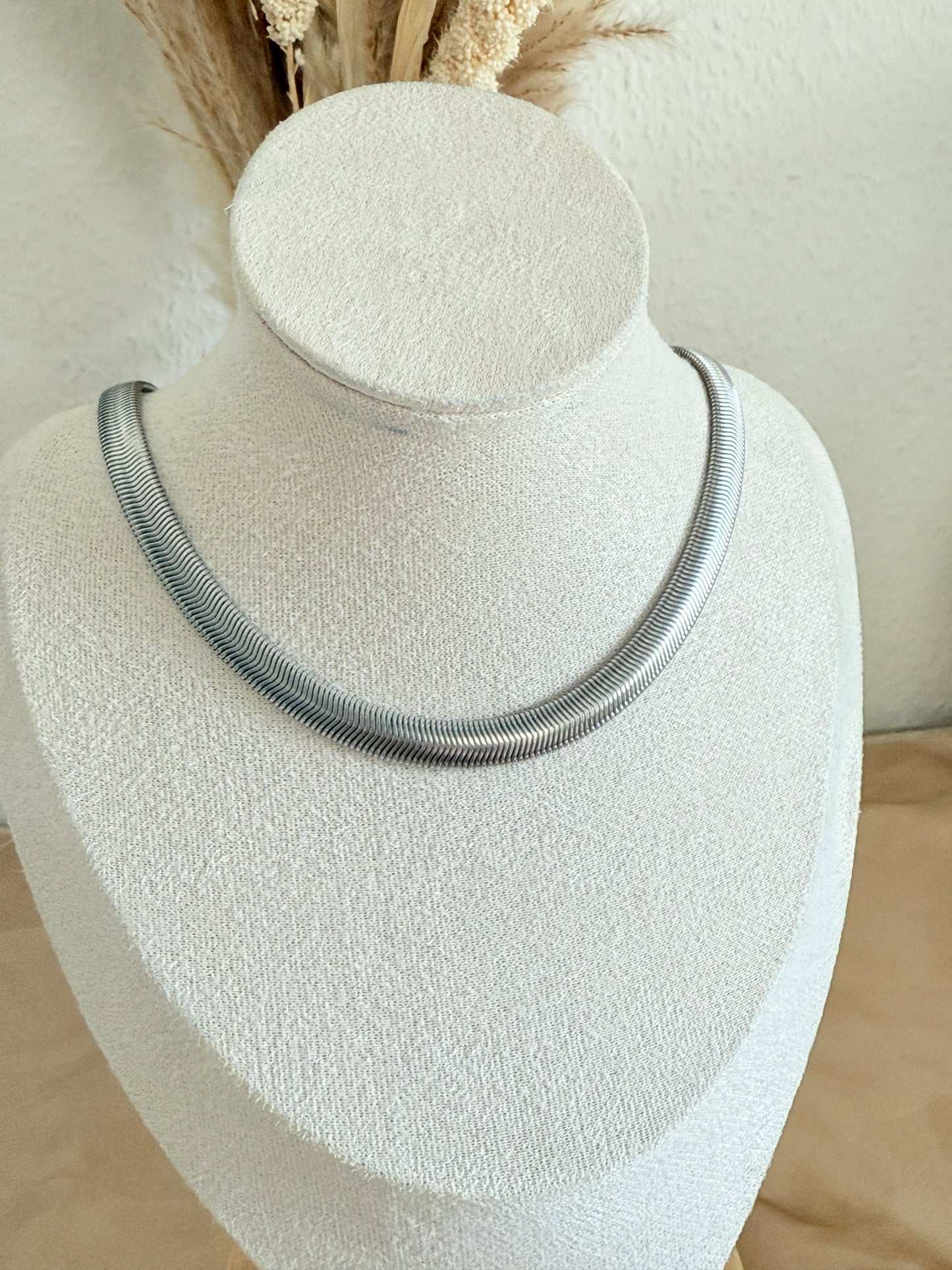 Lilia Necklace