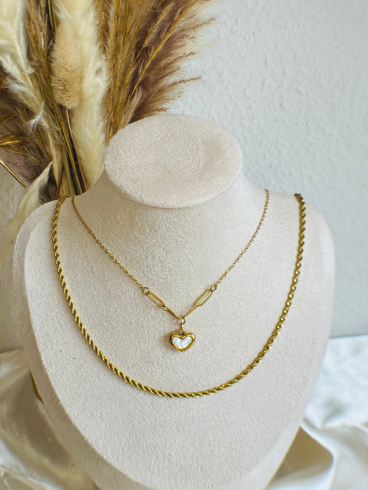 Diana"HEARTS" NECKLACE