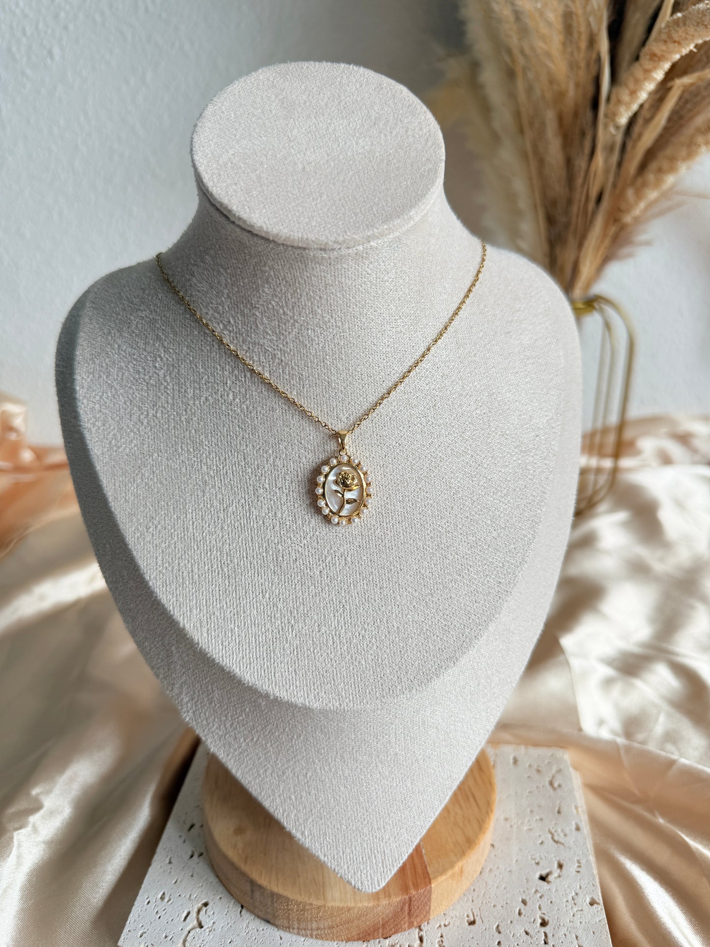 Flowra „Necklace „