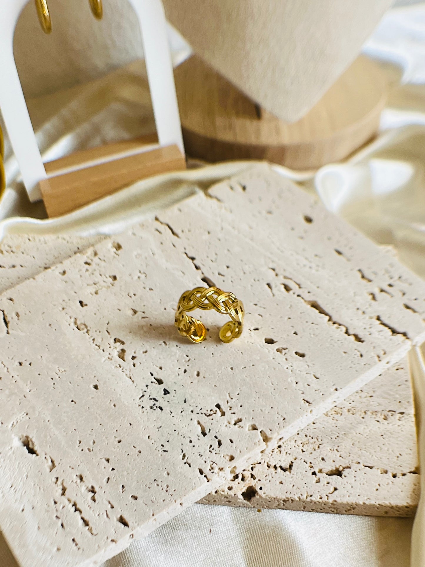 Nora “RING”