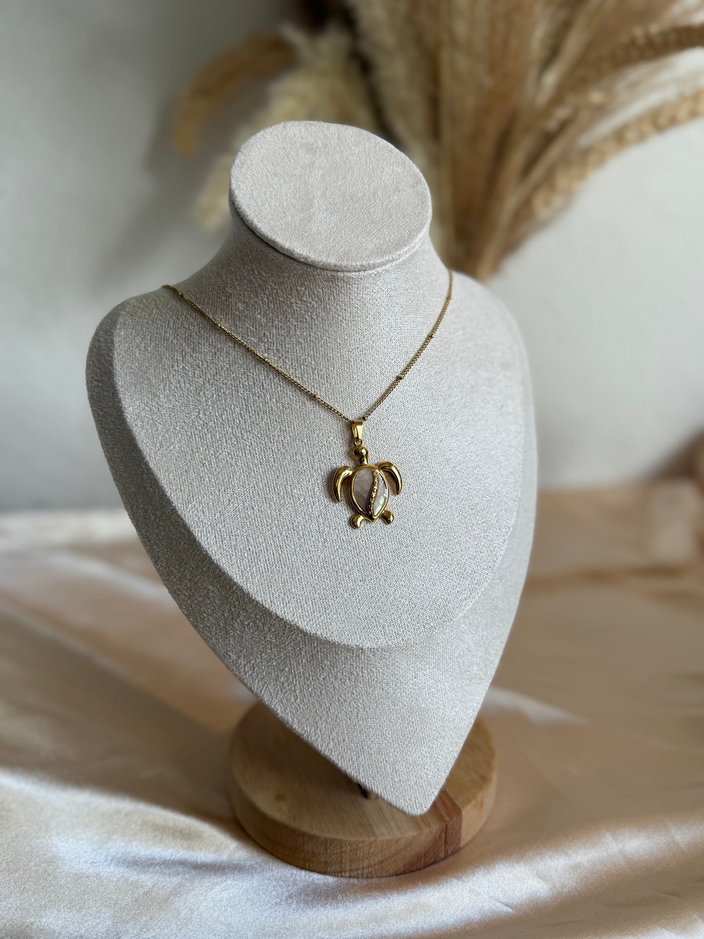 Secret Ocean White Necklace