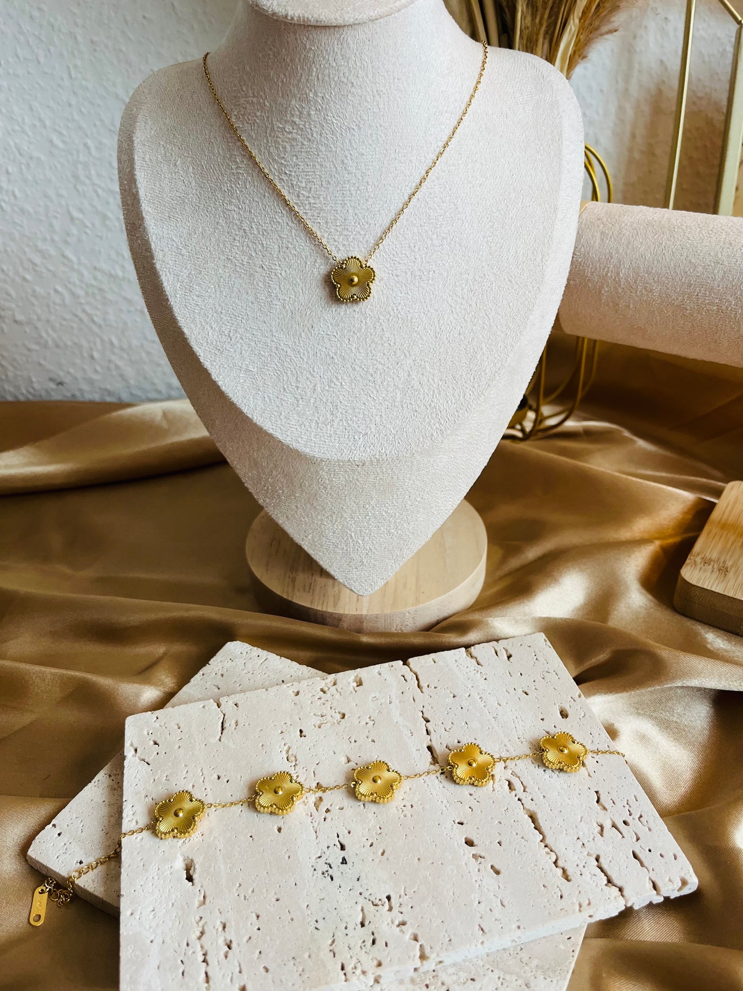 Golden Rose “Bracelet”