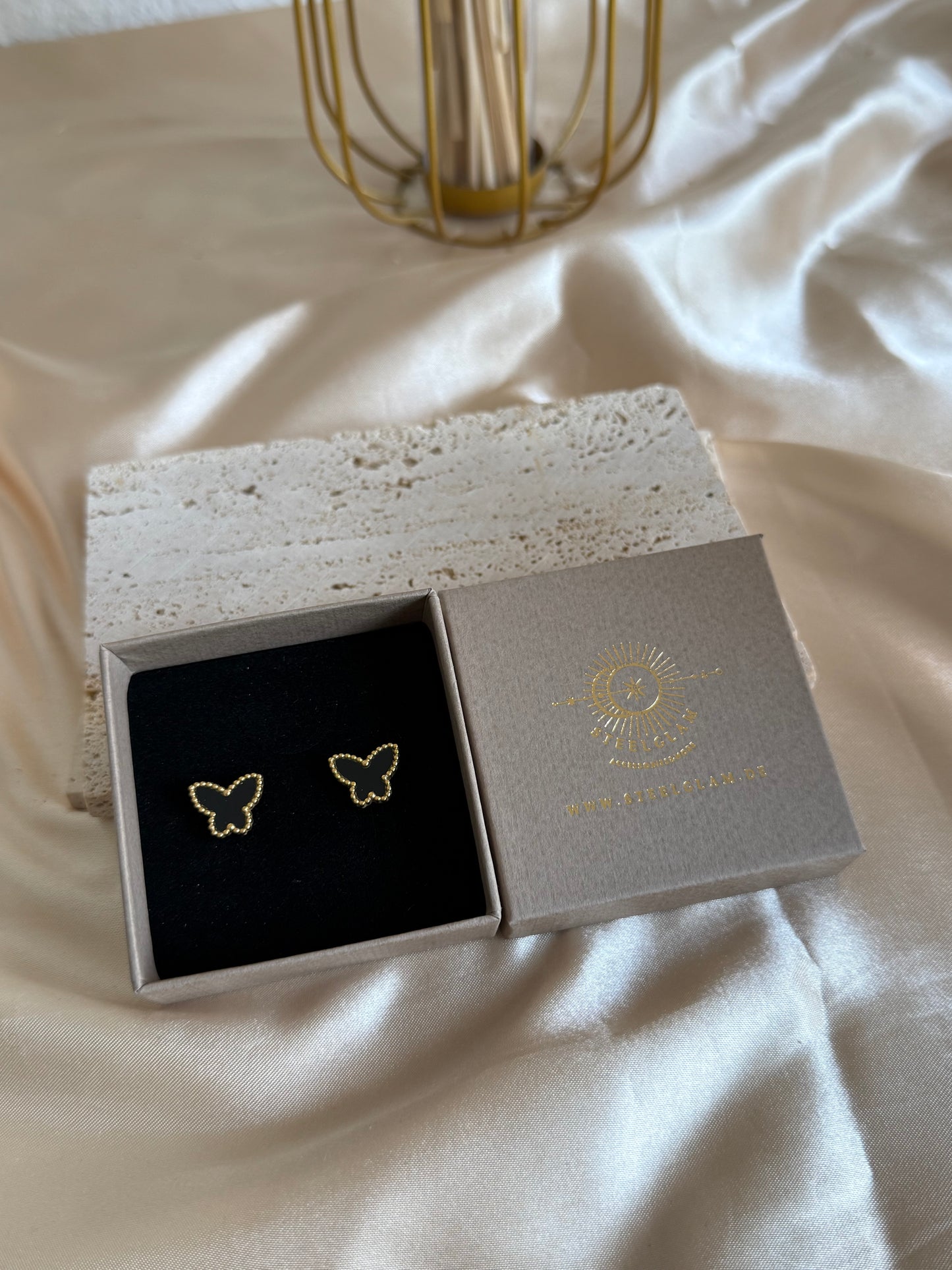 Sofia in black Earrings