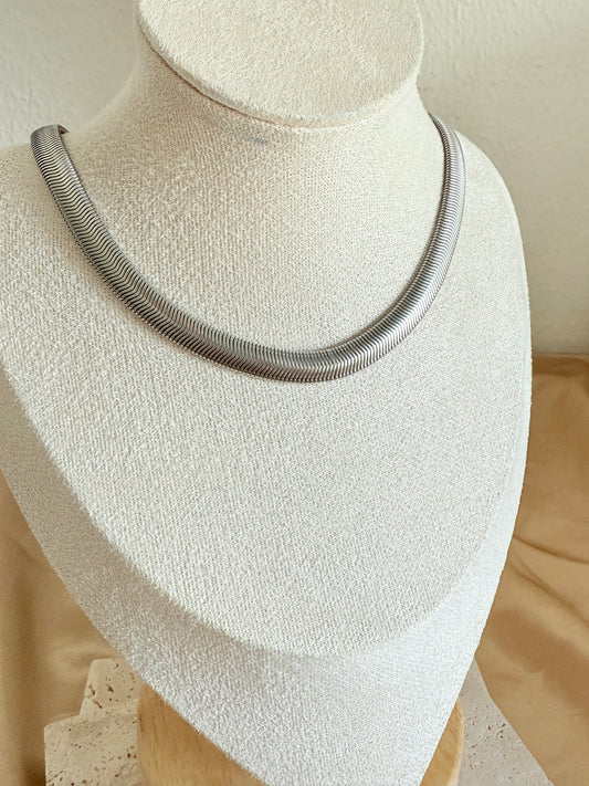 Lilia Necklace