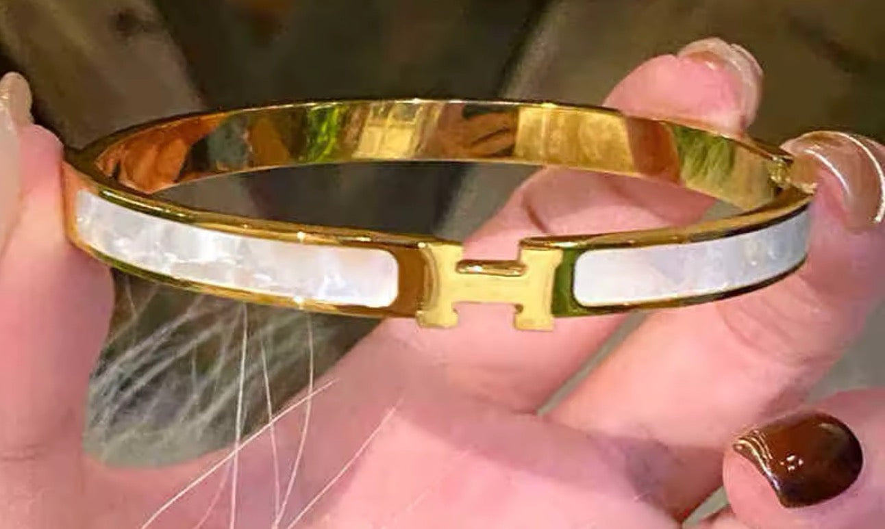 Bilss in White Bracelet