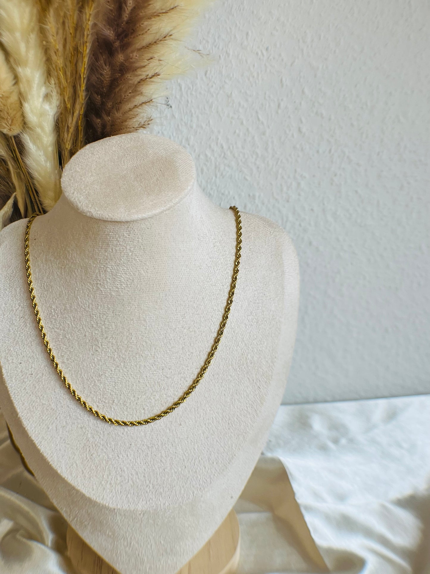 Naya “Necklace”