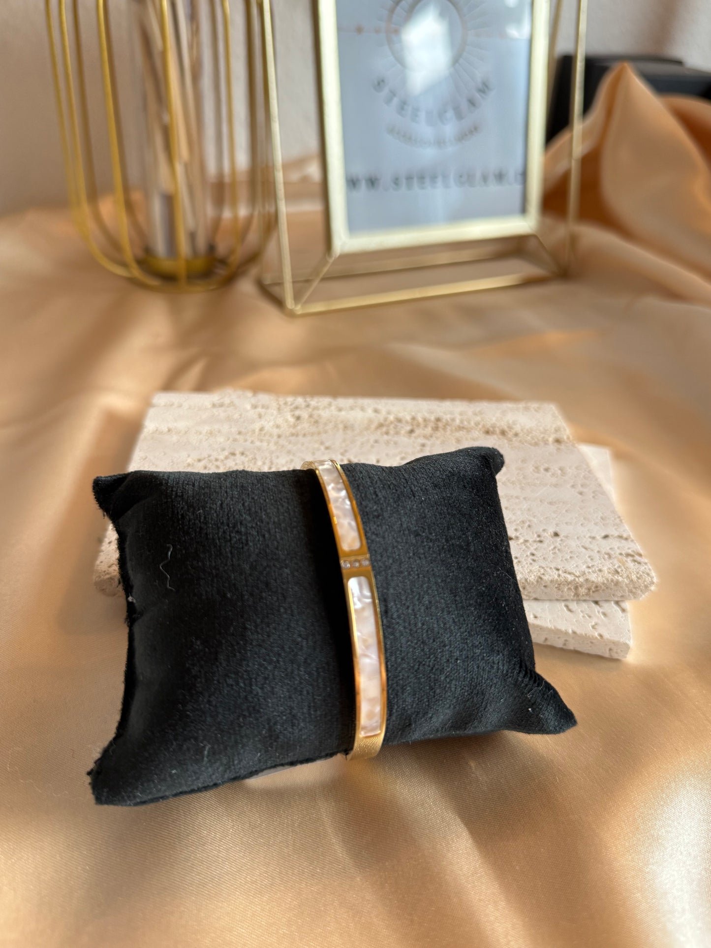 Saliy “Bracelet”
