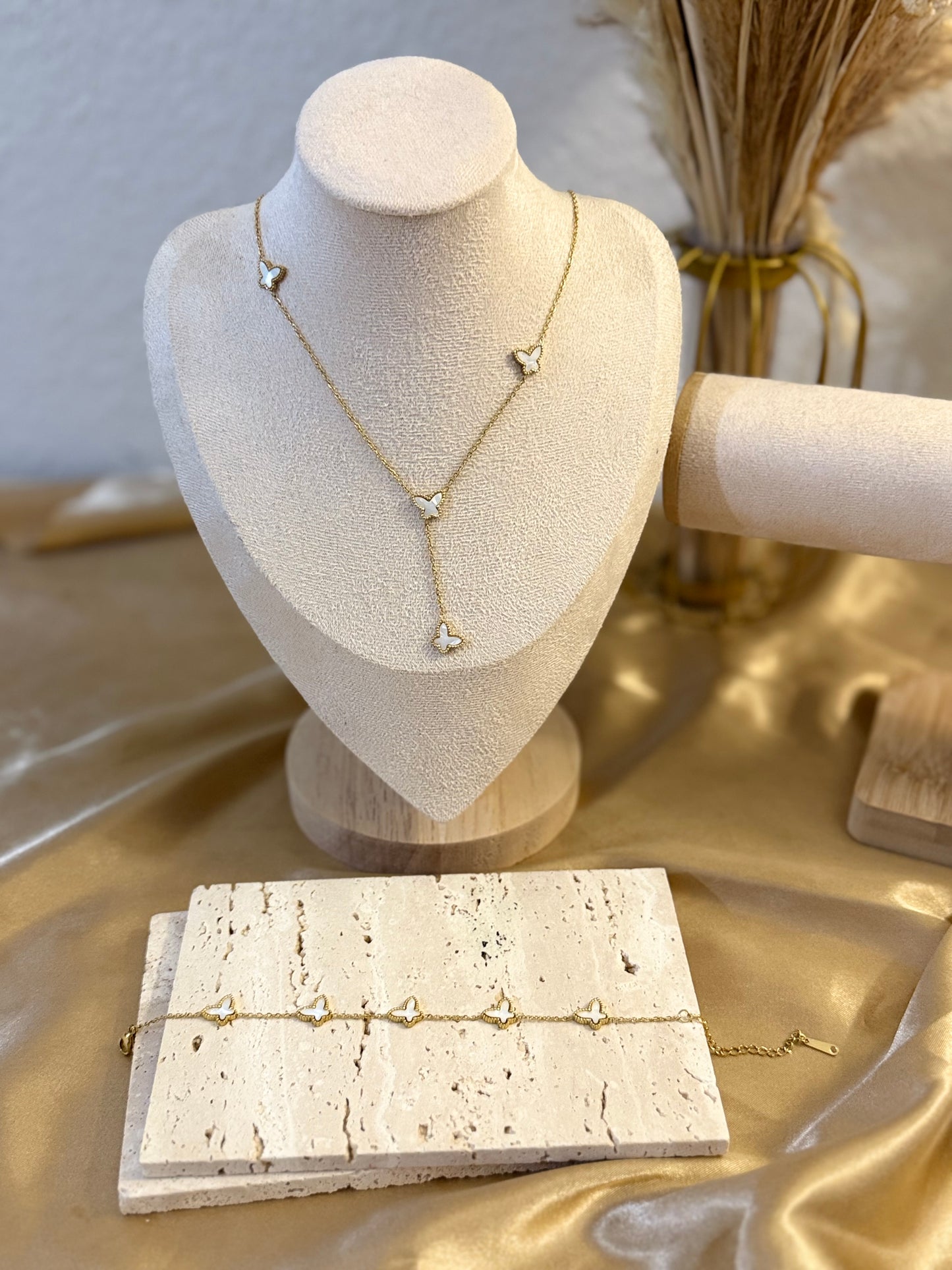 Sofia in white"BUTTERFLY" BRACELET